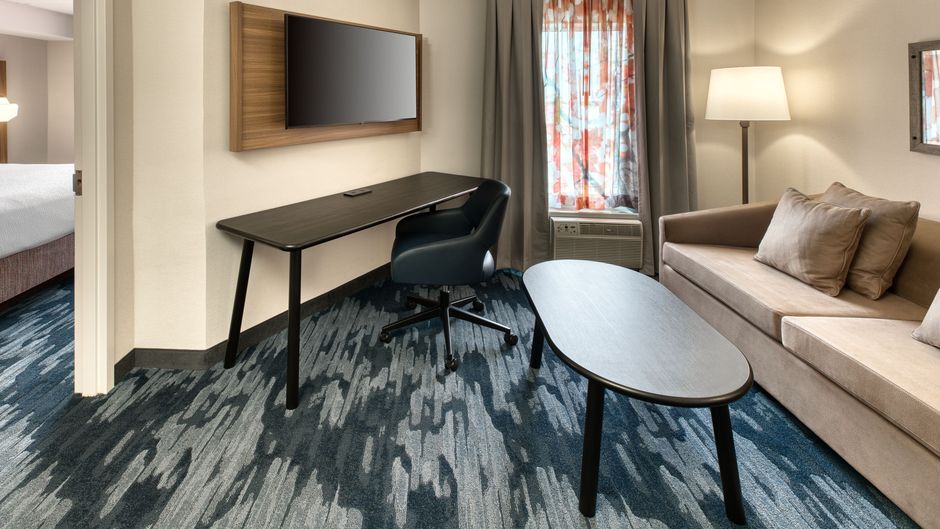 Fairfield Inn & Suites Toronto Room