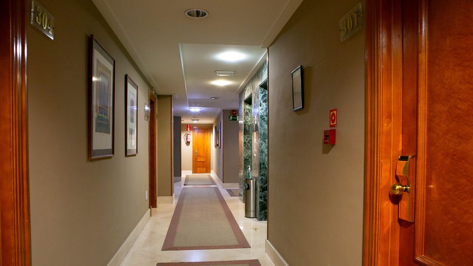 Hotel Vetusta Lobby