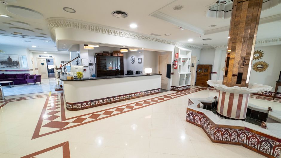 Sercotel Dona Carmela Lobby