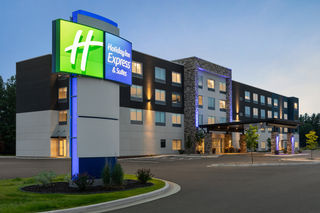 Holiday Inn Express & Suites Rhinelander