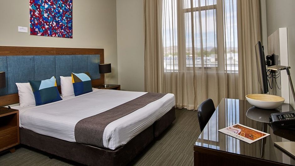 Quest Albury on Townsend Room