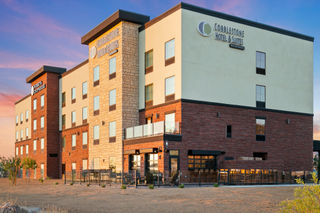 Cobblestone Hotel & Suites