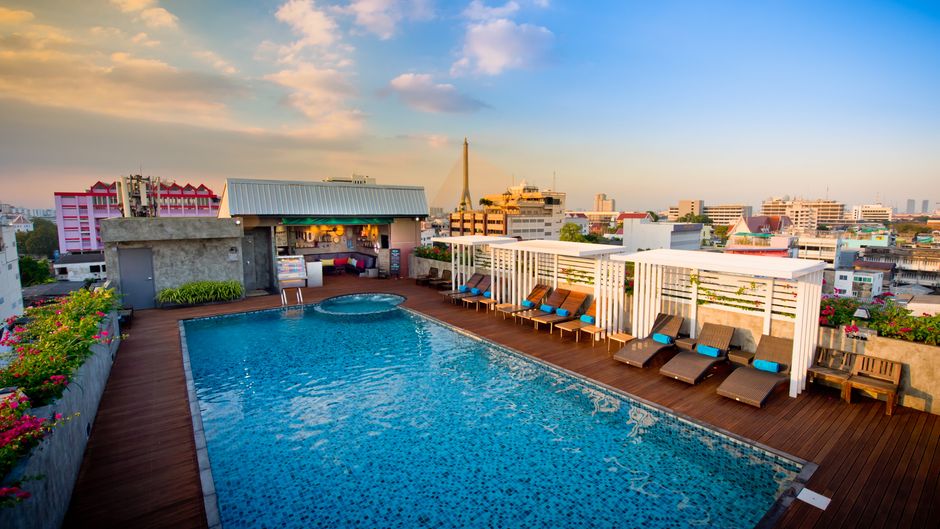 Nouvo City Hotel Pool
