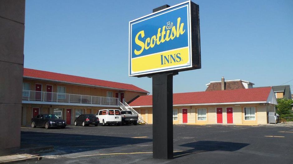 Scottish Inns near The Falls Exterior