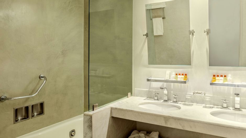 Sheraton Bariloche Hotel Room