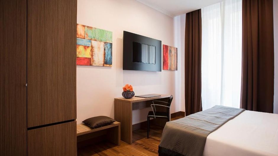 Rome Art Hotel Room