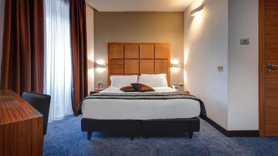 Rome Art Hotel Room