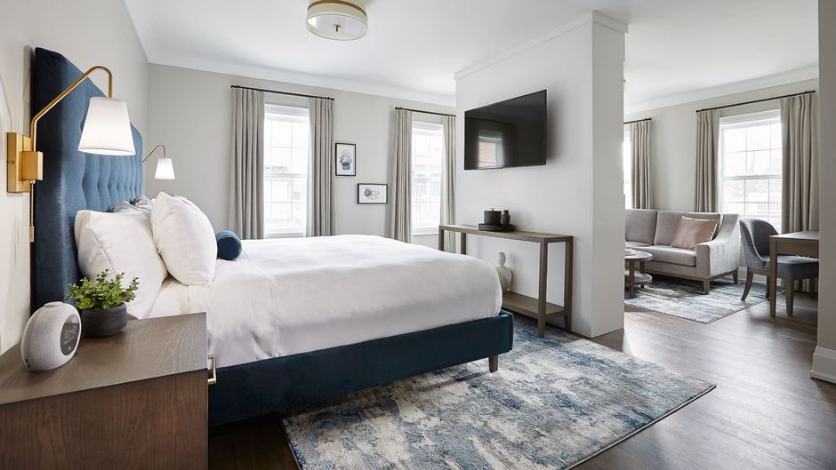 124 on Queen Hotel and Spa Suite