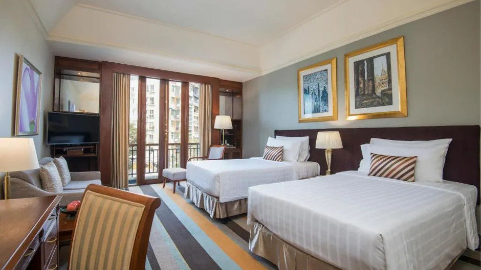Chatrium Hotel Royal Lake Yangon Exterior