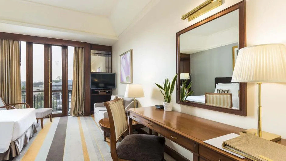 Chatrium Hotel Royal Lake Yangon Exterior