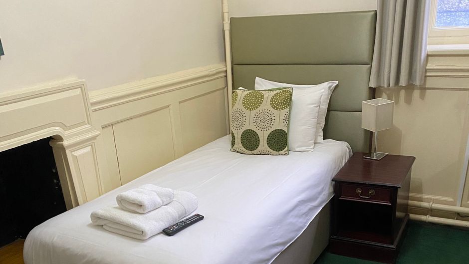 New Inn Hotel Room