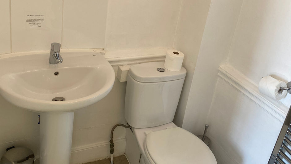 New Inn Hotel Room