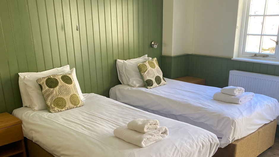 New Inn Hotel Room