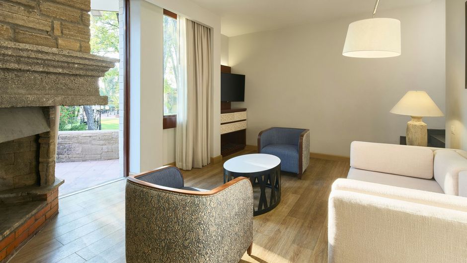 Marriott Puebla Hotel Meson del Angel Suite