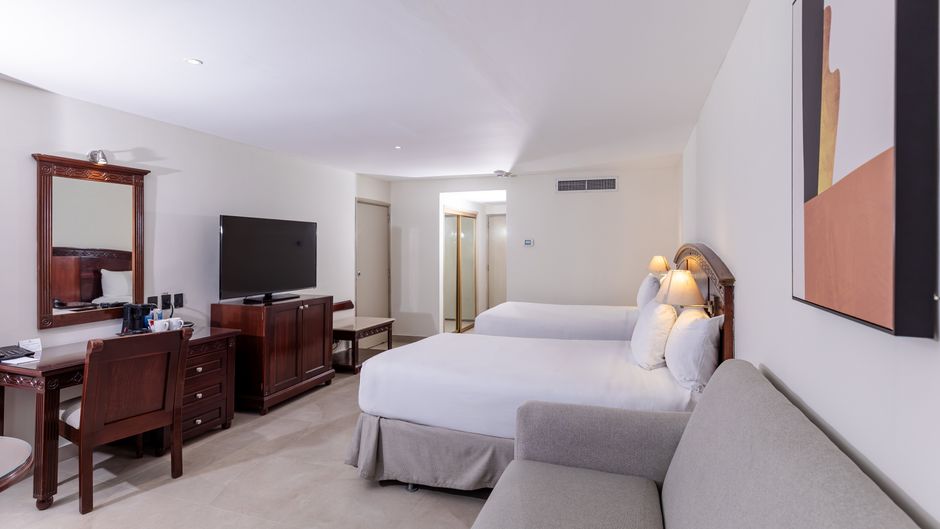 Dominican Fiesta Hotel, Trademark Coll Room