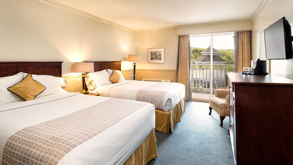 Inn On The Lake Room