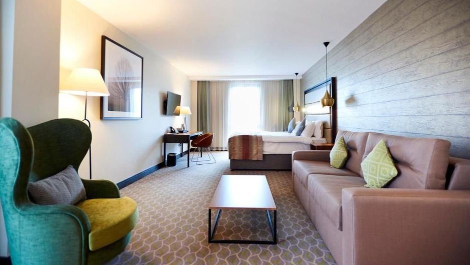 The Warwickshire Hotel Room