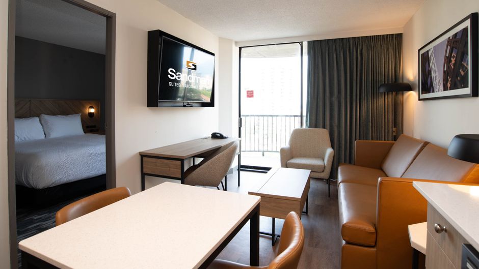 Sandman Suites on Davie Vancouver Exterior