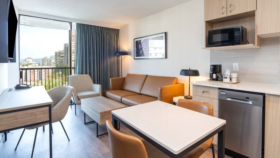 Sandman Suites on Davie Vancouver Restaurant