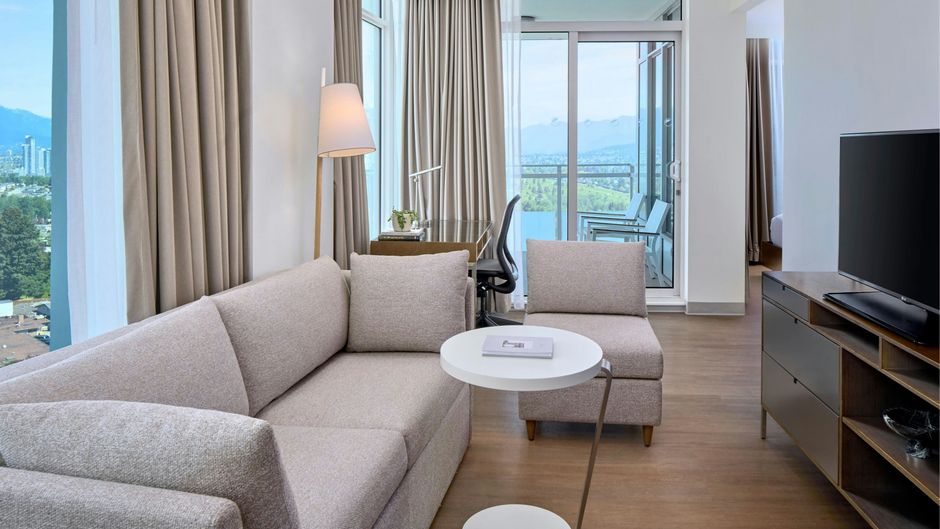 Element Vancouver Metrotown Room