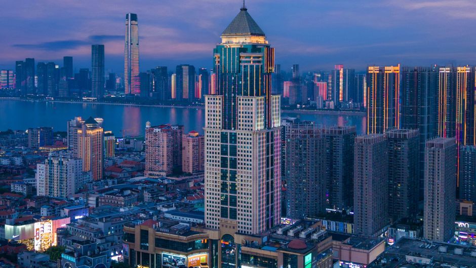 Holiday Inn Exp Jianghan Rd Exterior