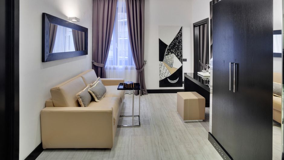 The Hotel Napoleon Suite