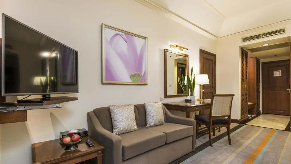 Chatrium Hotel Royal Lake Yangon Exterior