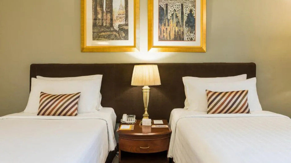 Chatrium Hotel Royal Lake Yangon Exterior