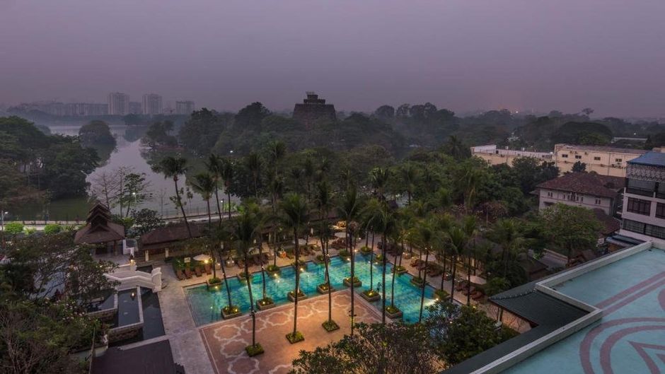 Chatrium Hotel Royal Lake Yangon Recreation
