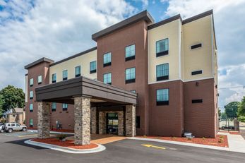 Cobblestone Hotel & Suites Hartford