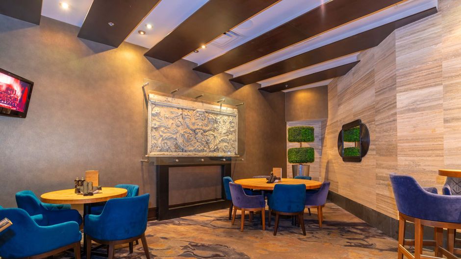 Sandman Signature Hotel & Rst Vancouver Restaurant