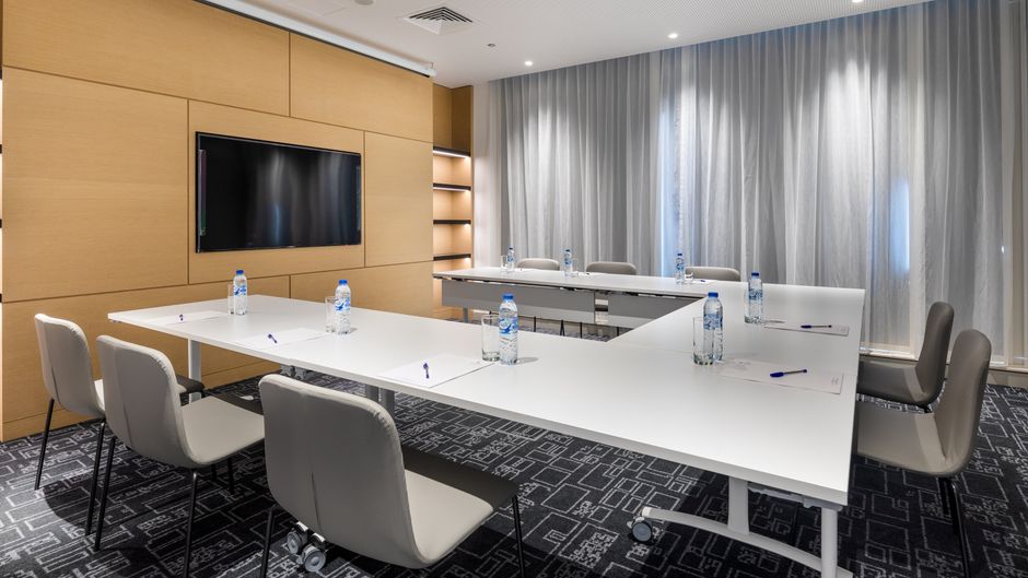 Studio M Arabian Plaza Meeting