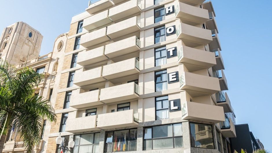 Hotel Adonis Capital Exterior