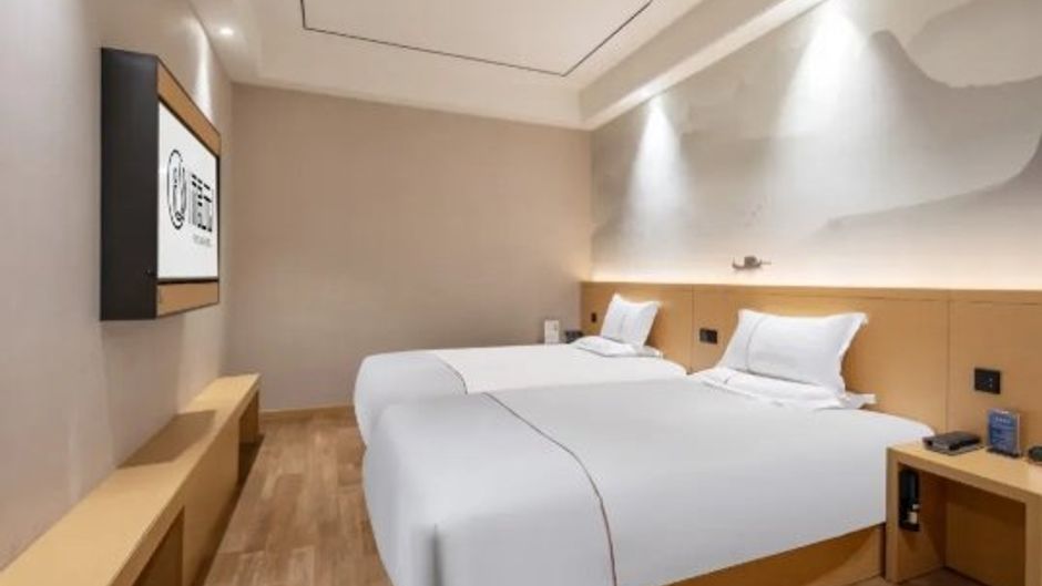 Yuquan Hotel Room