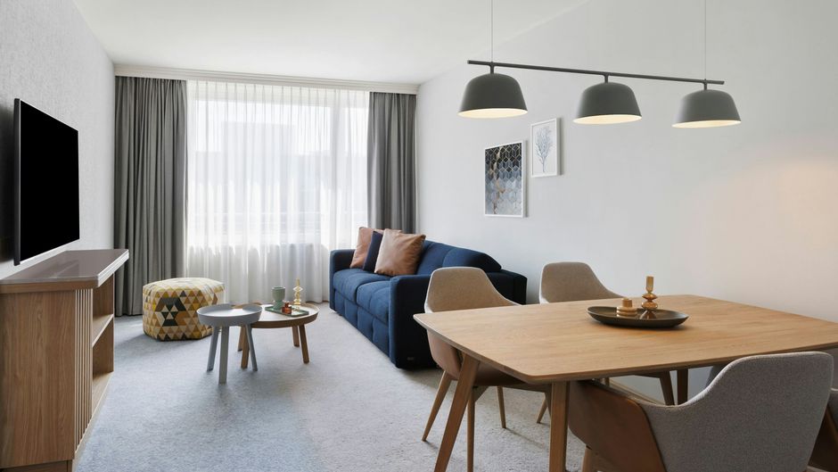 Courtyard Zurich North Suite