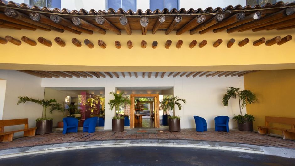 Rancho San Diego Lobby