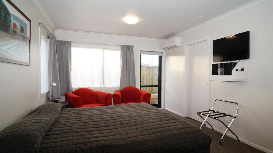 Brooklyn Motor Lodge, Hamilton Room