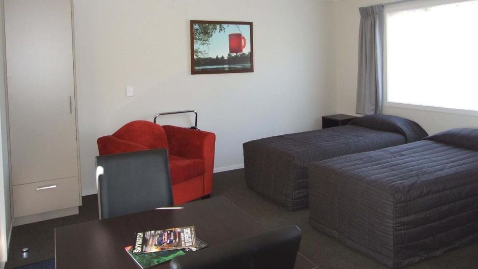Brooklyn Motor Lodge, Hamilton Room