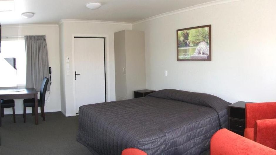 Brooklyn Motor Lodge, Hamilton Room
