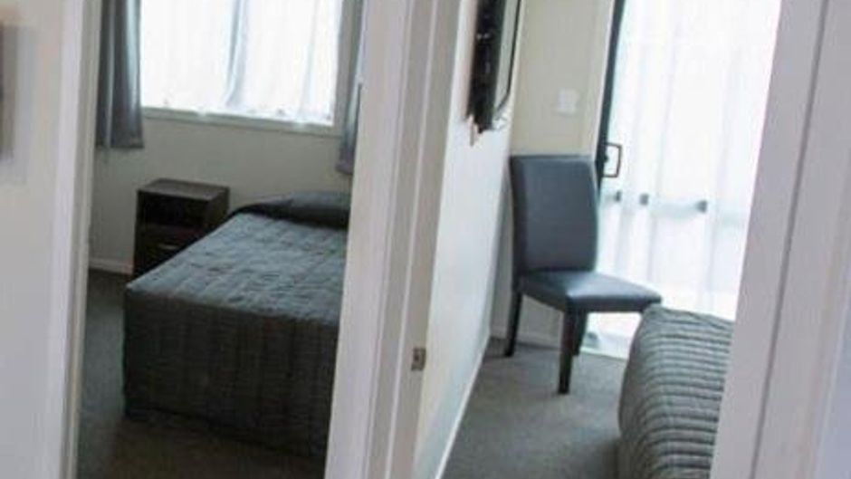 Brooklyn Motor Lodge, Hamilton Room