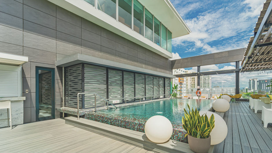 Holiday Inn Hotel Pool