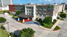Holiday Inn Express & Suites Dallas NW