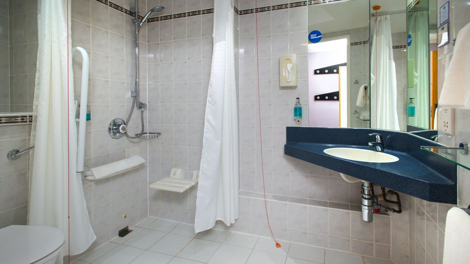 Holiday Inn Express Perth Room