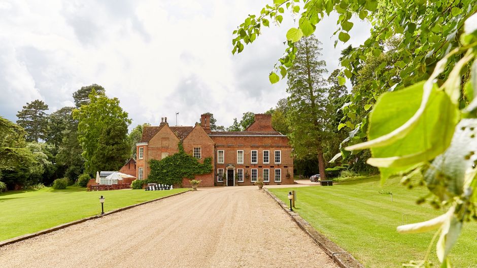 Flitwick Manor Hotel Exterior