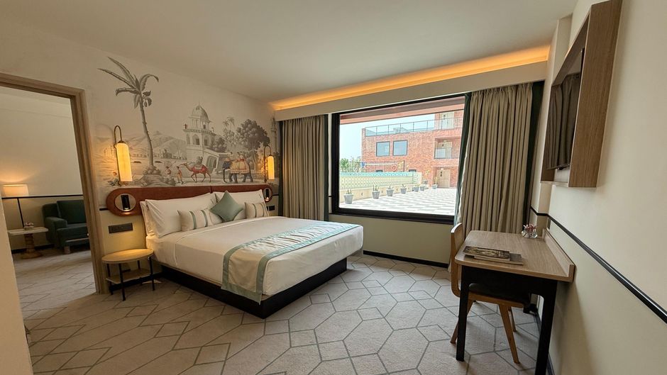 Holiday Inn Gurgaon NH8 Suite