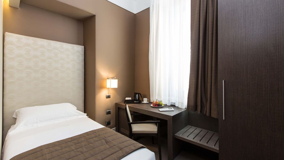 Monti Palace Hotel Room