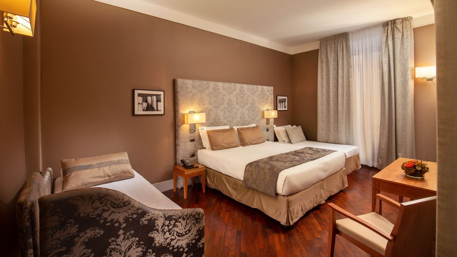 Monti Palace Hotel Room