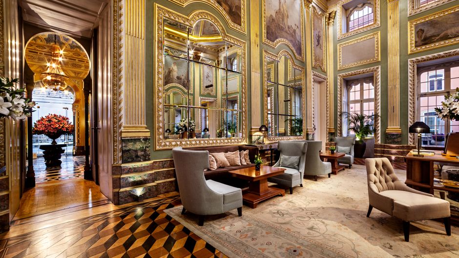 Pestana Palacio do Freixo Lobby