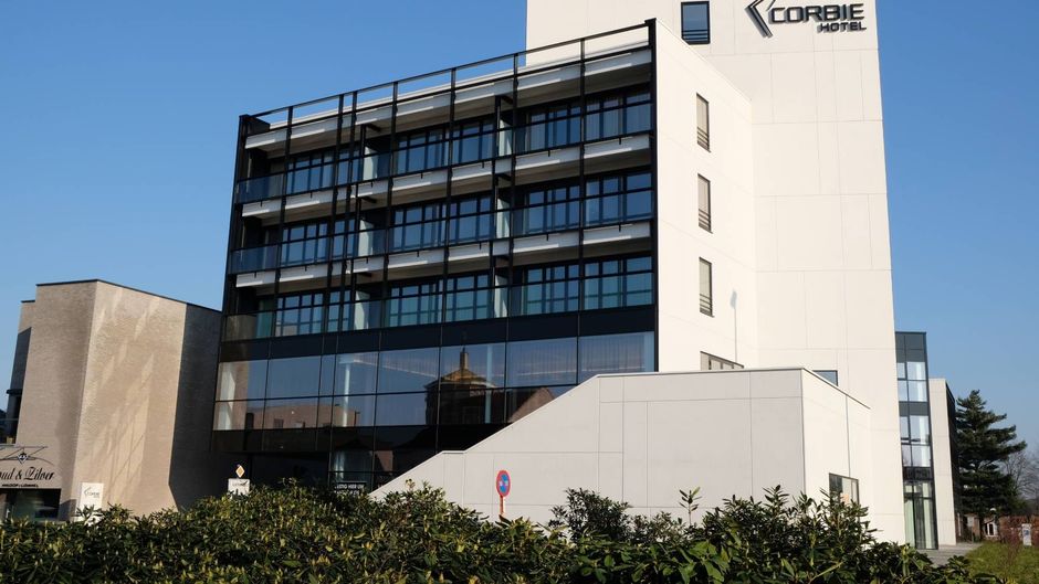 Corbie Lommel Ring Exterior