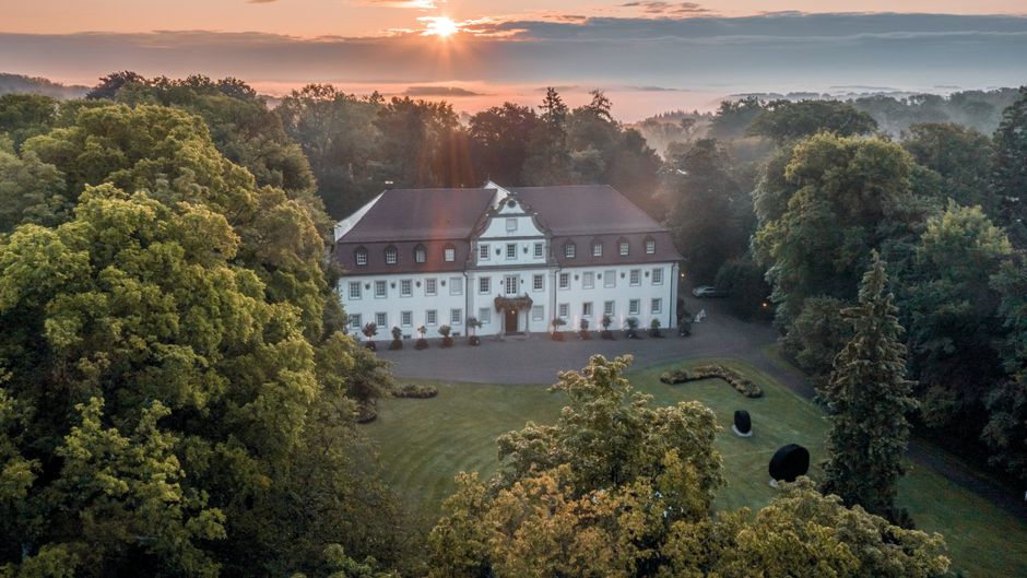 Wald & Schlosshotel Friedrichsruhe Exterior